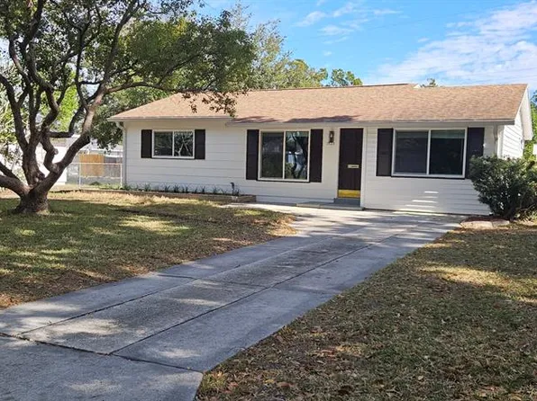 7523 Meadowlawn Dr N, Saint Petersburg, FL 33702