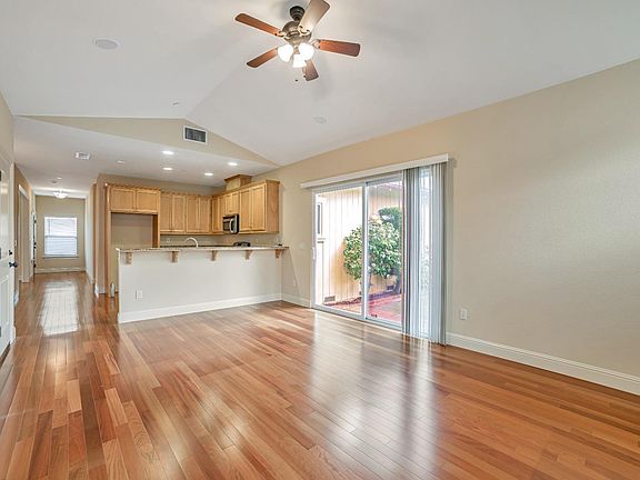 4th image of 1076 San Francisco Way