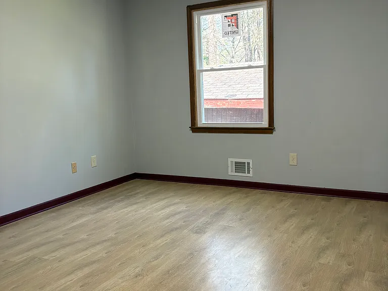429 Strickland Ct — Photo 10