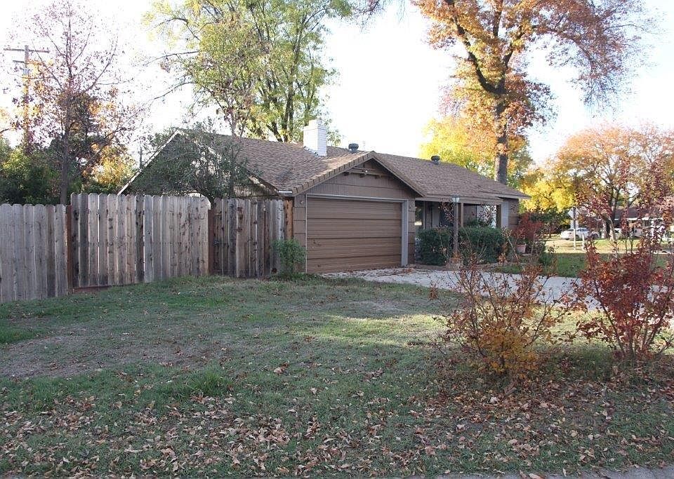 1st image of 2625 Castlewood Dr