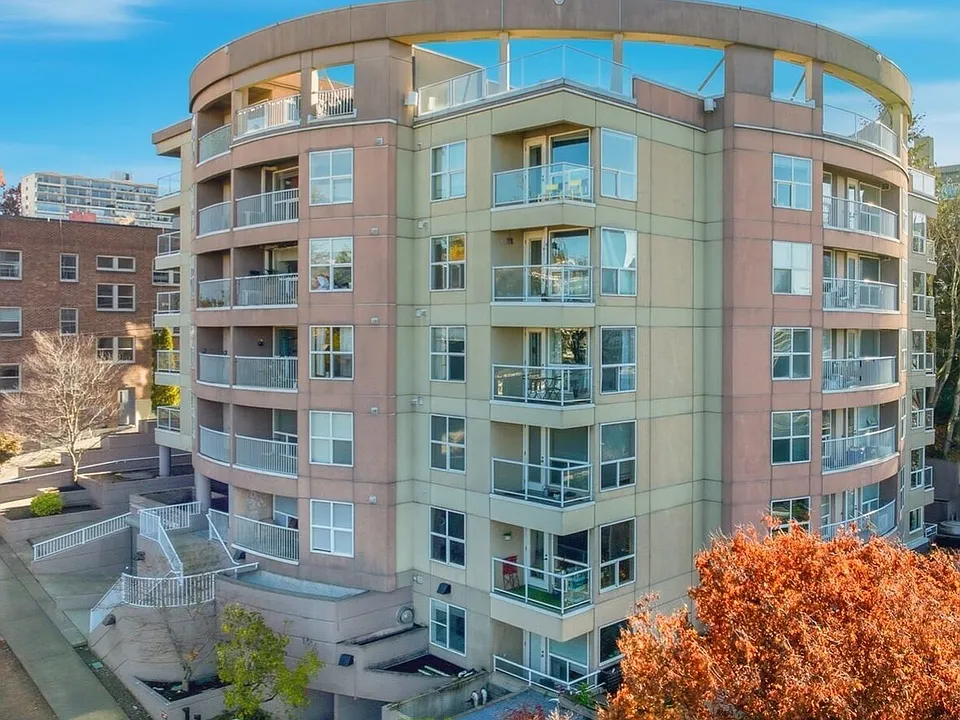 530 Melrose Ave E #609