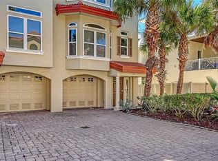 221 17th St N, Bradenton Beach, FL 34217