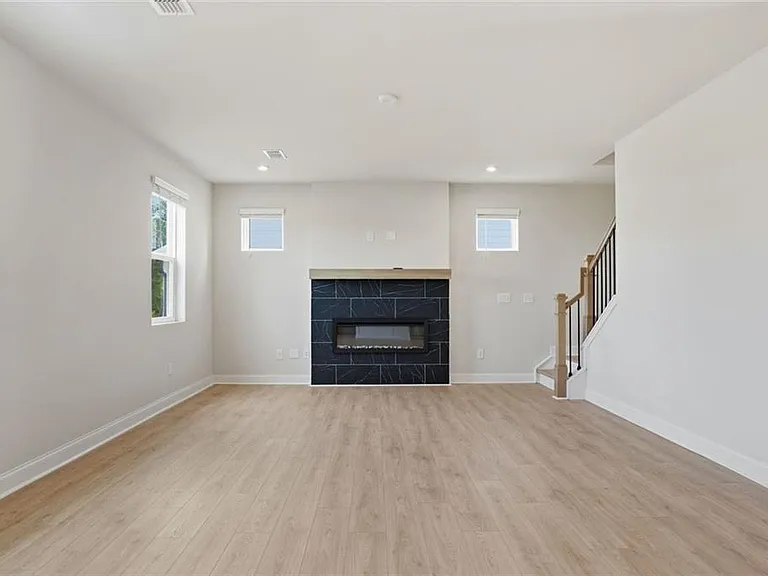 142 Henley St W #11 — Photo 6