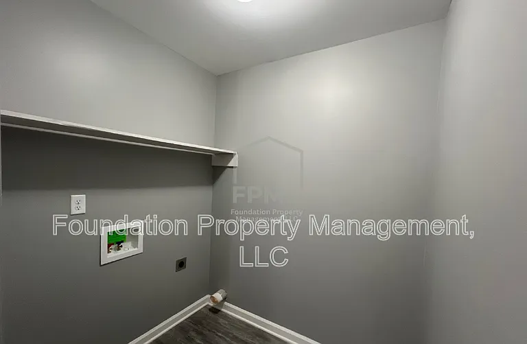 605 Howard Dr — Photo 10