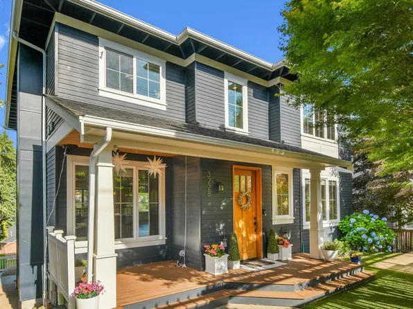 3228 36th Ave W, Seattle, WA 98199