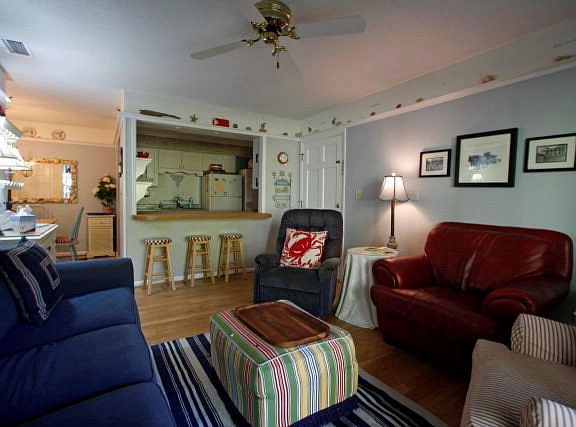 2nd image of 850 Mallery St #13E