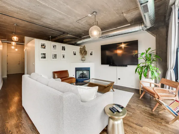 1111 W 15th St #73, Chicago, IL 60608