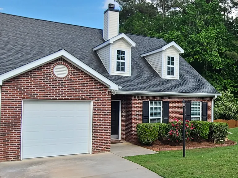 133 Greentree Dr — Photo 1