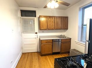 1909-13 W Larchmont Ave #13-3B, Chicago, IL 60613
