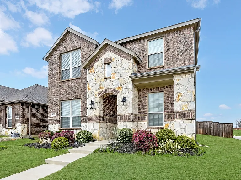 2261 Obsidian Dr — Photo 2