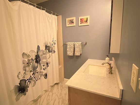 5th image of 31 Quincy Ln
