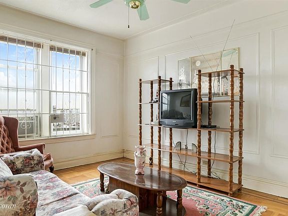 5th image of 521 41st St #D3