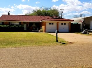 804 3rd St, Meadow, TX 79345