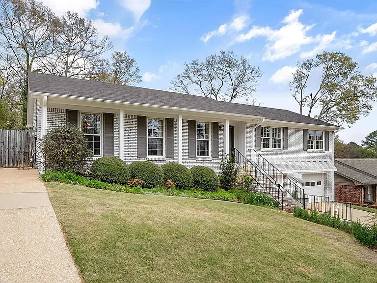 636 Bienville Ln — Photo 1