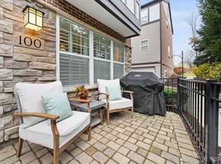 100 S Myrtle Ave, Villa Park, IL 60181
