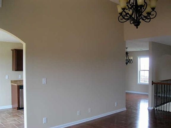 3rd image of 214 Plantation Dr