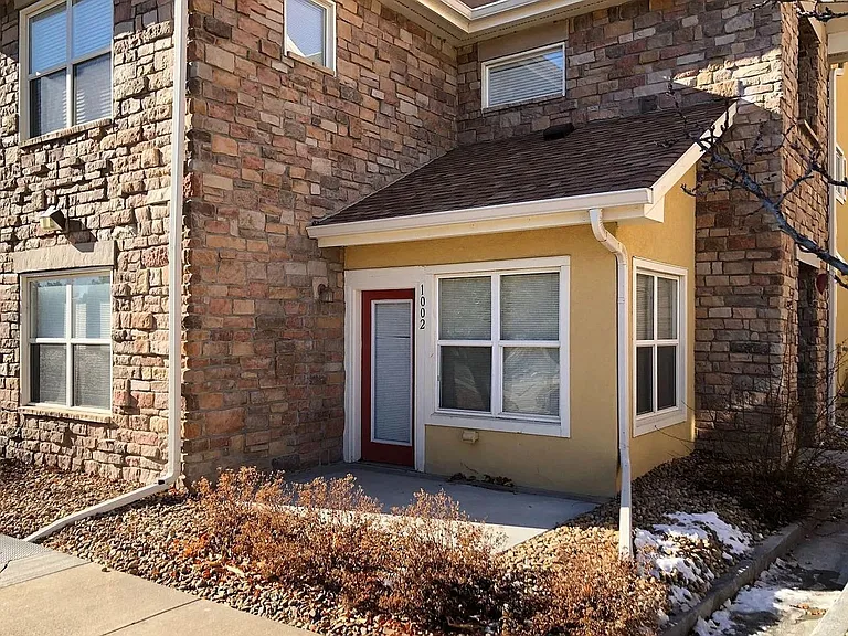 1002 Lucca Dr — Photo 2