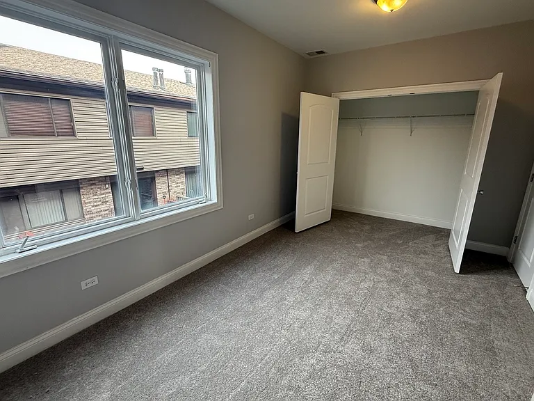 7016 W Medill Ave — Photo 10