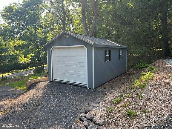3rd image of 2185 Welsh Rd