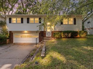 1730 Fairmeadows Dr, Bettendorf, IA 52722