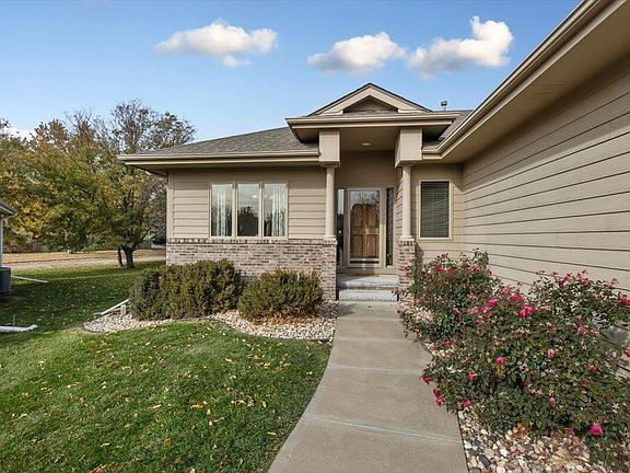3rd image of 14614 Berry Cir