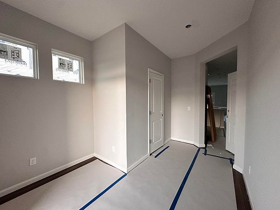 3rd image of 439 Duskywing Dr