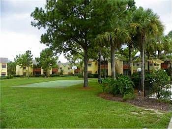 5th image of 3748 Idlebrook Cir APT 212