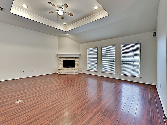 2nd image of 5205 Estrella Ln