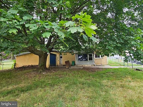 5th image of 304 Sylvan St