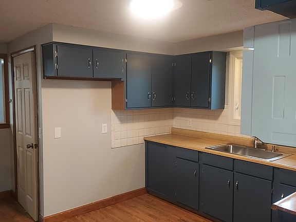 3rd image of 83 E Cavalier Dr Floor 1