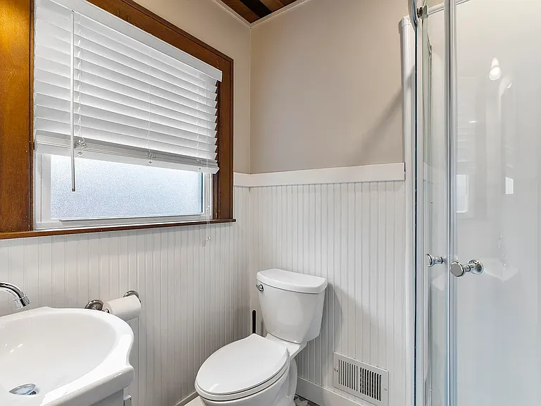 476 Littleton St — Photo 16