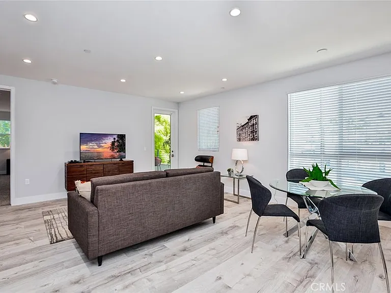10718 Acama St #401 — Photo 4