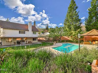 5260 Edgeware Dr, Calabasas, CA 91301