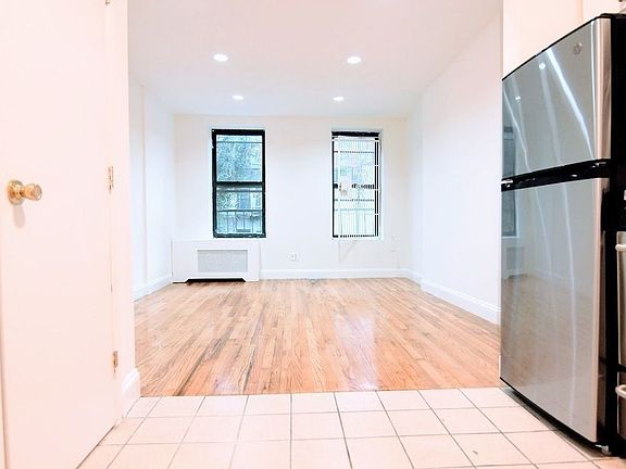 3rd image of 326 E 74th St APT 19