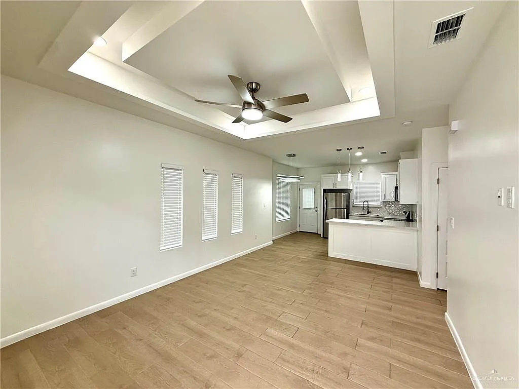 Building Photo - 5701 Ozark Ave #3