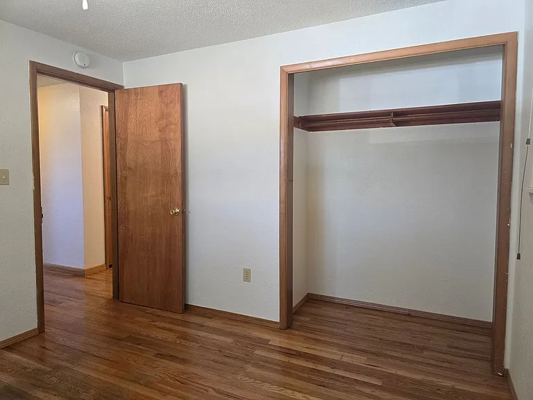 1012 N Villard St — Photo 15