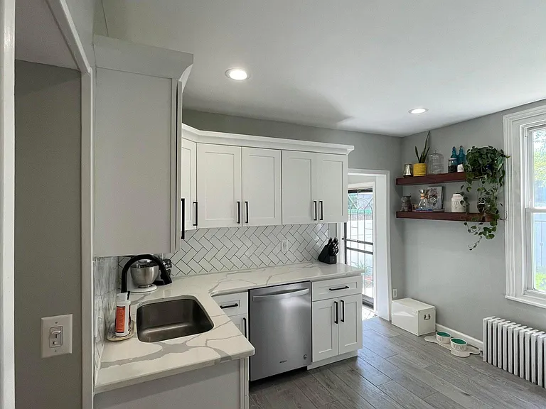 459 Delmar St — Photo 14