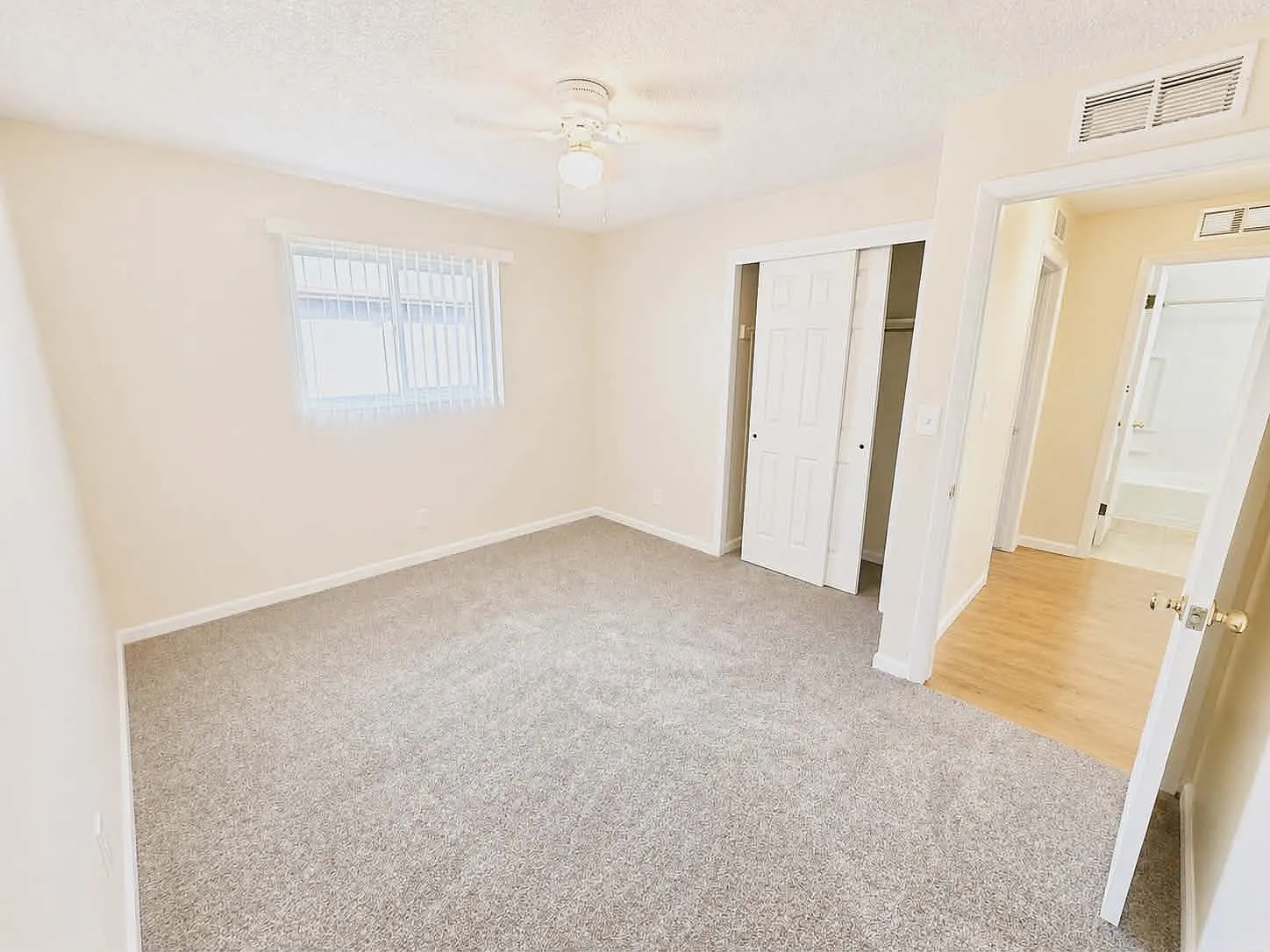 2 bed, $1,150 — Photo 4