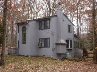 107 Locust Ln, Greentown, PA 18426