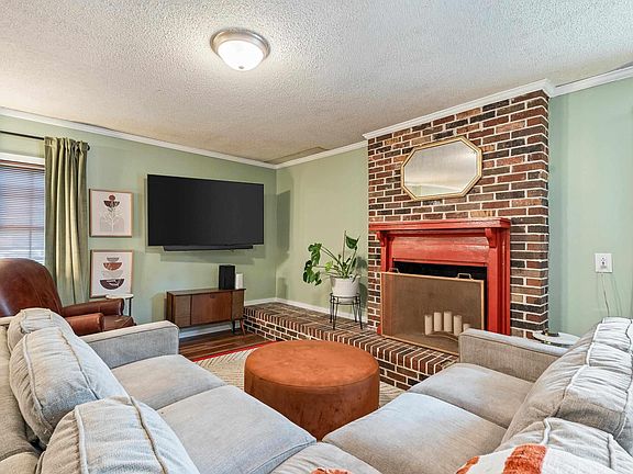 4th image of 3406 Virginia Dr