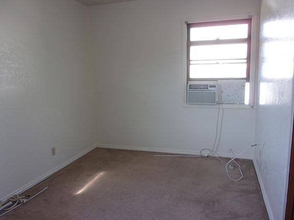 4th image of 916 1/2 S Belle Ave