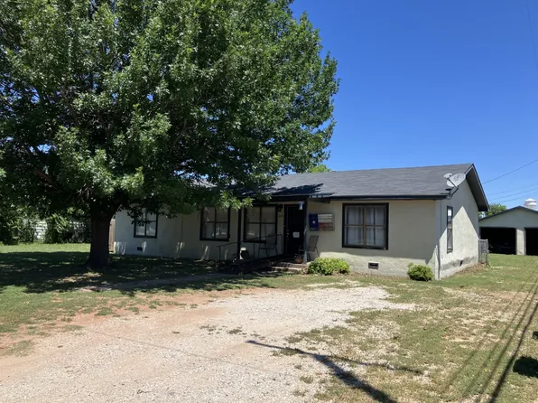 110 W Miller St, Seymour, TX 76380
