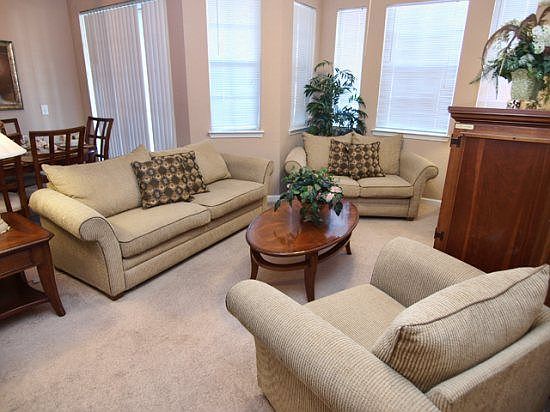 TR3C807T-Living-Area