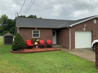 4 Twin Oaks Dr, Ripley, WV 25271
