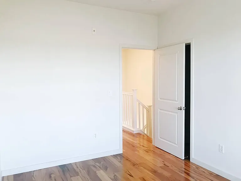 857 Donovan Way — Photo 18