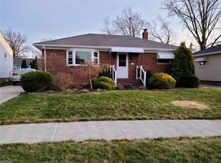 30120 Forest Grove Rd, Willowick, OH 44095