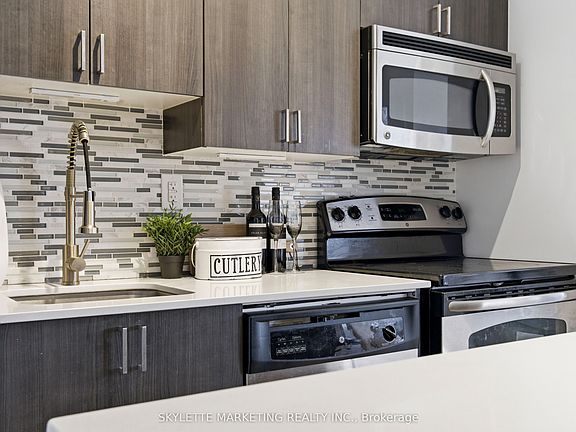 5th image of 801 Sheppard Ave #701
