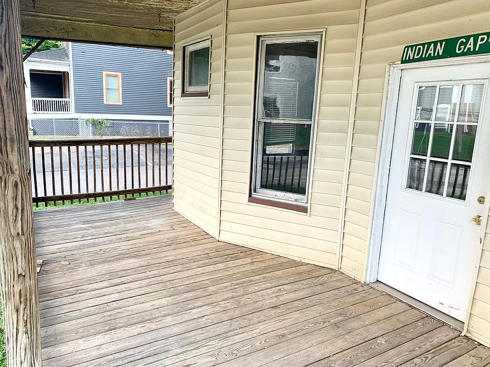 1st image of 207 12th St