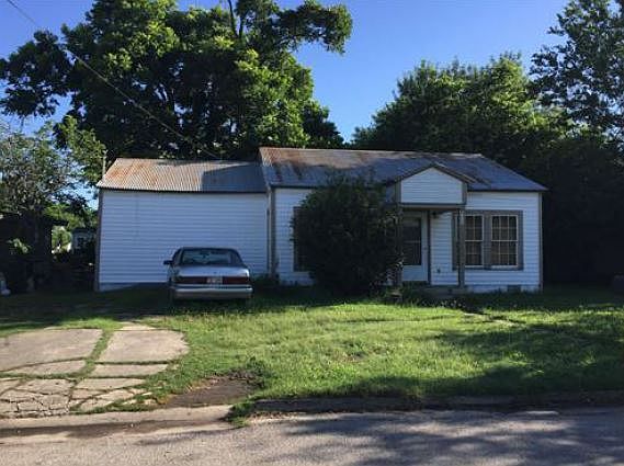 1st image of 630 E Pine St