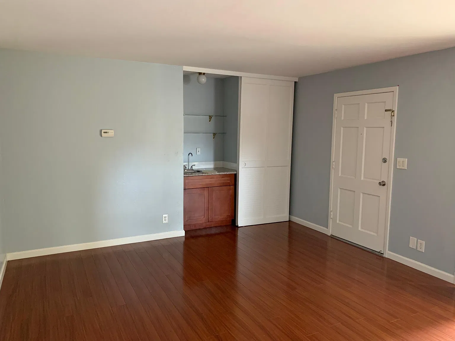 2 bed, 950 sqft, $3,000 — Photo 4